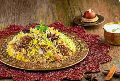 Chicken Hyderabadi Biryani With Kachumber & Gravy