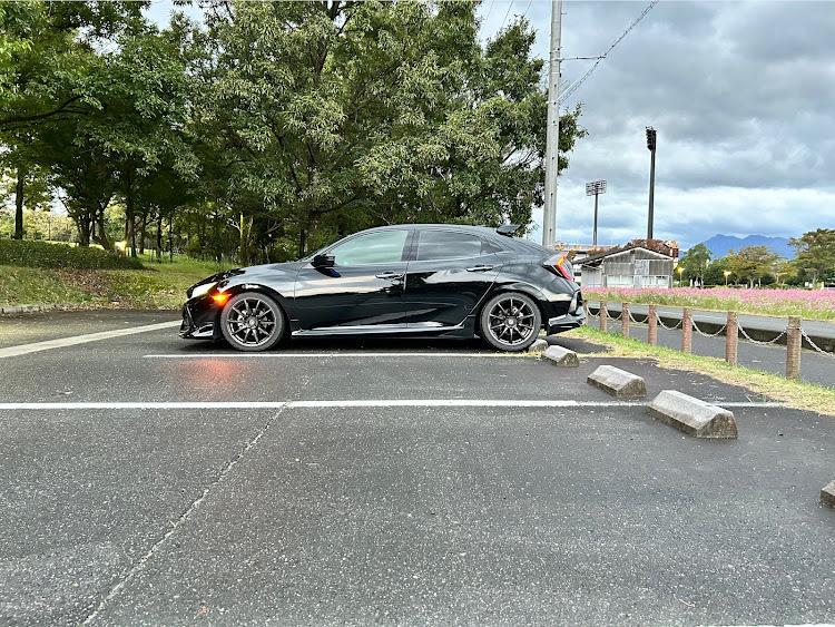 シビックのシビックハッチバック・今年もあとわずか・頑張れダイハツ・今年1年ありがとうございました・過去picに関するカスタム事例の投稿画像1枚目