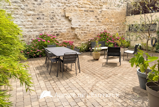 House with garden and terrace 2