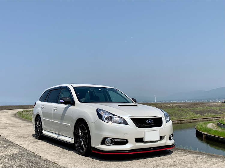 レガシィツーリングワゴンの低そうで低くない少し低い車・ゴールデンウィーク・GW・新緑の季節に関するカスタム事例の投稿画像1枚目