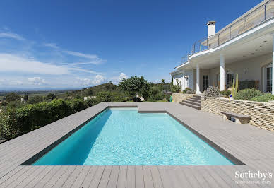 Maison avec piscine et jardin 1