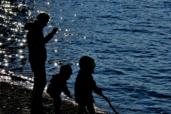 in riva al lago di aeglos