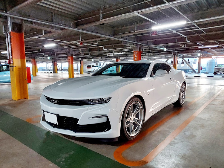 カマロ クーペの寒すぎる・ドライブ・買い物・立体駐車場・立駐は盛れるに関するカスタム事例の投稿画像2枚目