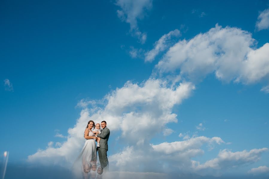 Fotografo di matrimoni Csongor Menyhárt (menyhart). Foto del 4 luglio 2022