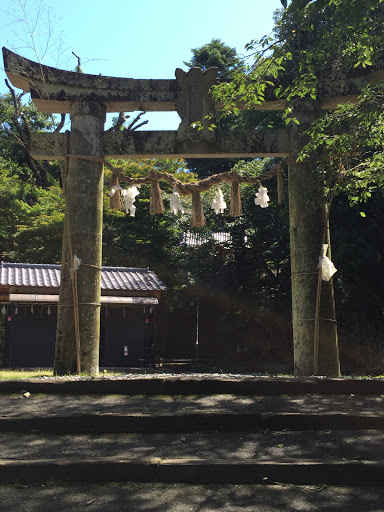 白石神社の境内鳥居