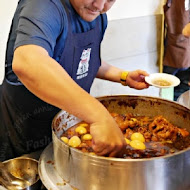 溪湖阿讚豬腳爌肉飯