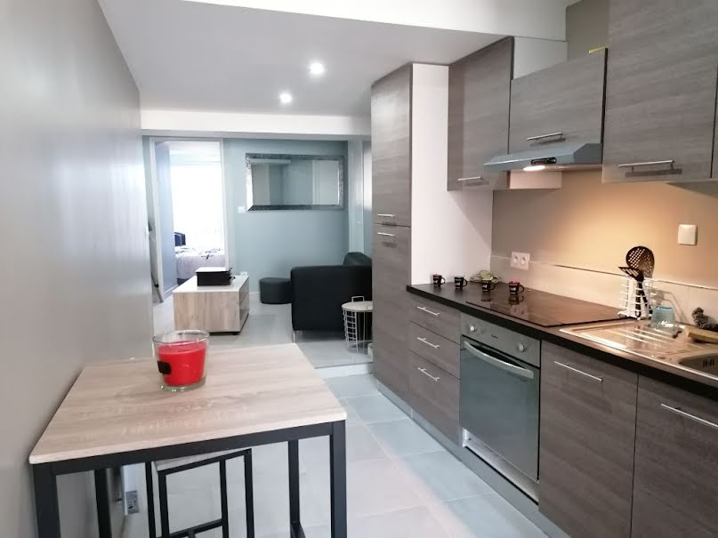 Location  appartement 1 pièce 48 m² à Saix (81710), 599 €