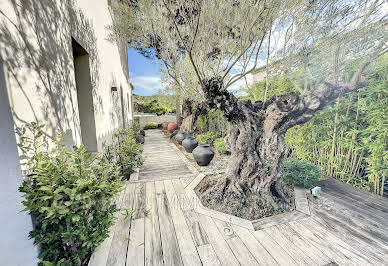 Villa with pool and terrace 5