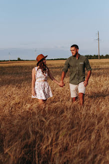 Fotógrafo de casamento Snezhanna Sevastyanova (snezhanovaphoto). Foto de 24 de agosto 2019