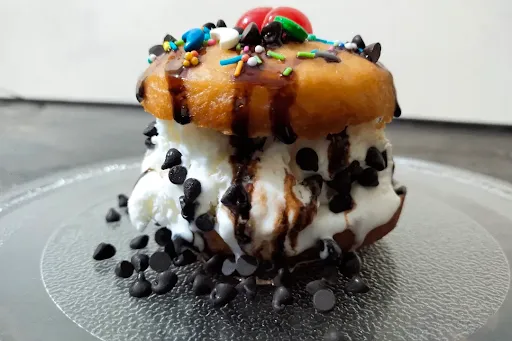 Almoutty(DONUT With Ice Cream
