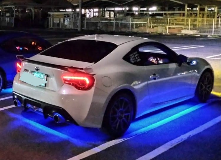 86のににたん・アンダーネオン・峠ステッカー・撮り溜め写真に関するカスタム事例の投稿画像3枚目