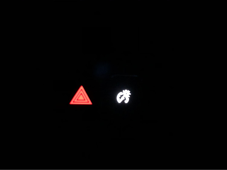 プリウスαの後期ツーリングセレクション・LED化・DIYに関するカスタム事例の投稿画像5枚目