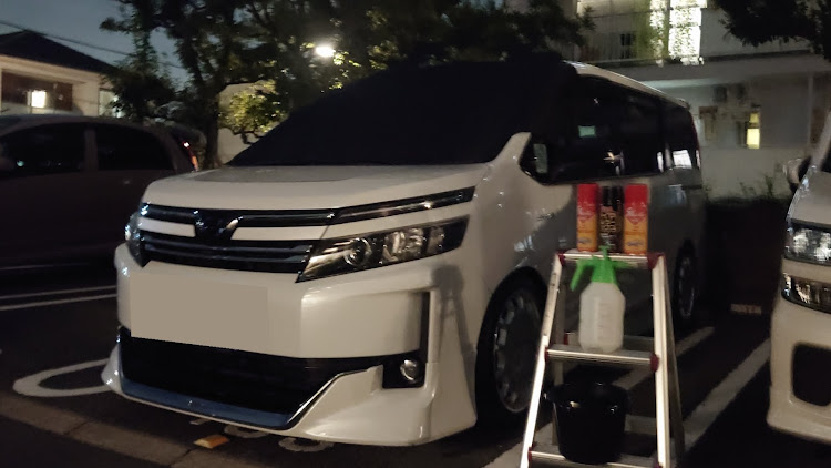 ヴォクシーの洗車が趣味・9月もよろしくお願いします。・半顔ショット・グラスターゾルオートに関するカスタム事例の投稿画像2枚目