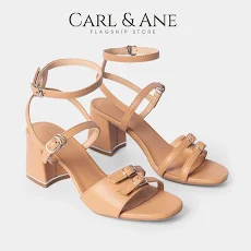 Carl & Ane - Giày sandal thời trang nữ quai ngang phối dây mảnh đính móc khóa tinh tế cao 6cm màu bò _ CS006BR38