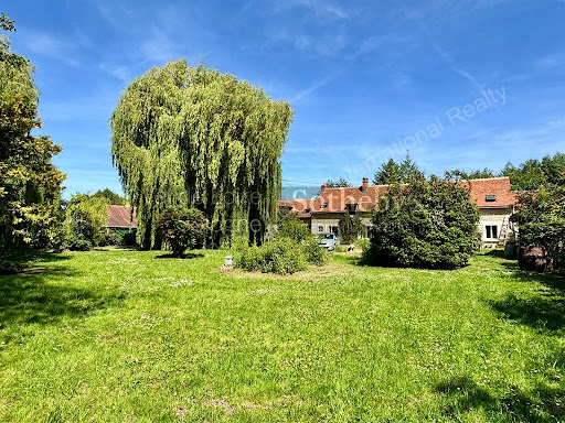 Property purchase in Ligueil (37240) - House with large garden and weeping willow