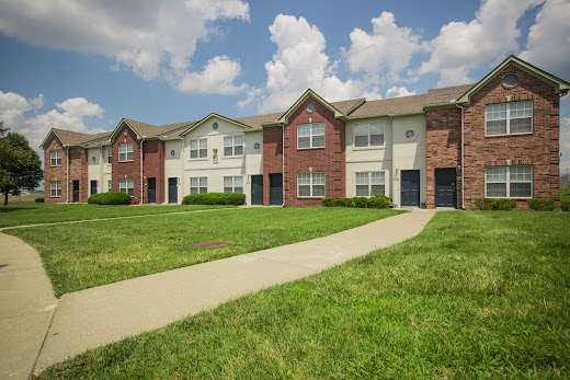 Crossroads of Lee's Summit Apartments in Lee's Summit, Missouri | The Yarco  Companies