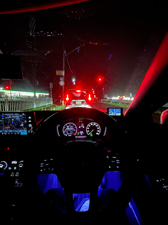 シビックのいつも、いいね！有り難う御座います🙇・自分のクルマが一番・雨の日のドライブ・明日は洗車かな・夜ドライブに関するカスタム事例の投稿画像1枚目