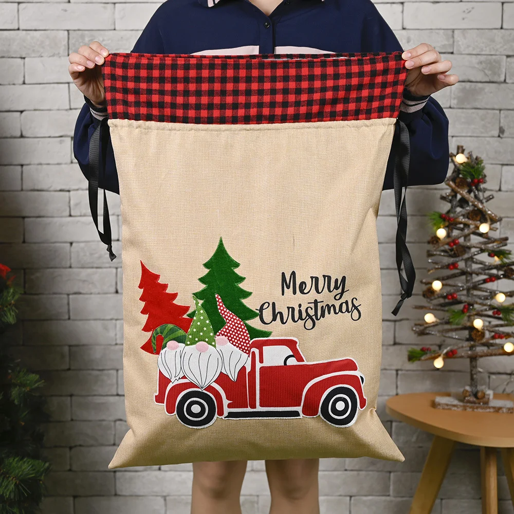 Title 3, Weihnachtsbaumschmuck Wald, alter Mann im Auto,...