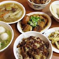 黃記魯肉飯