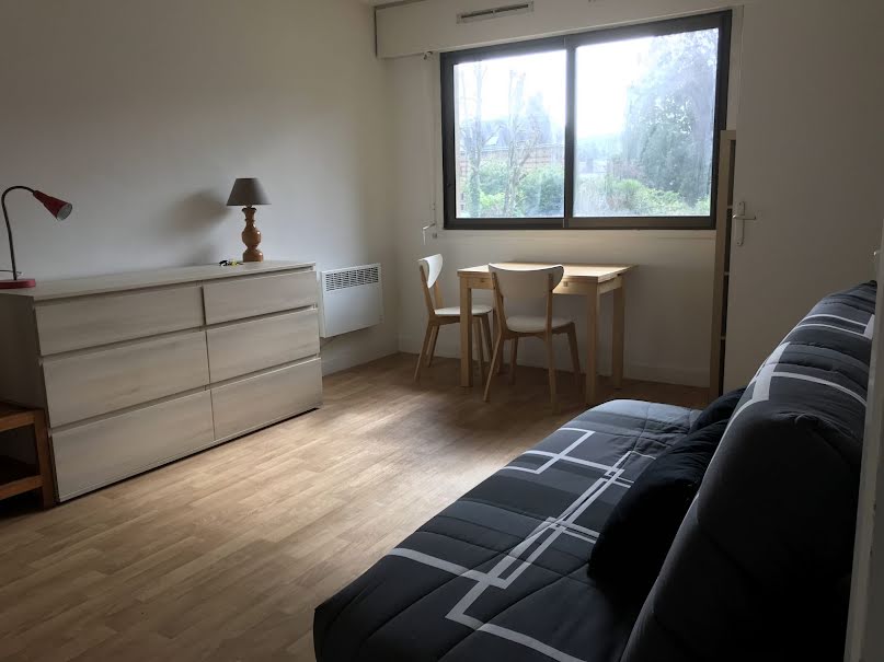 Location meublée appartement 1 pièce 25 m² à Louviers (27400), 409 €