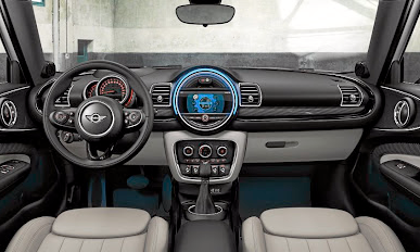 The interior can be equipped extensively from the options list