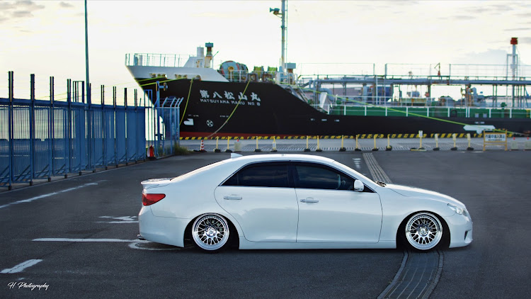 マークXのwhistler wheels・ピックアップは突然やってくる・GRX130・NikonD5600・霞埠頭に関するカスタム事例の投稿画像1枚目