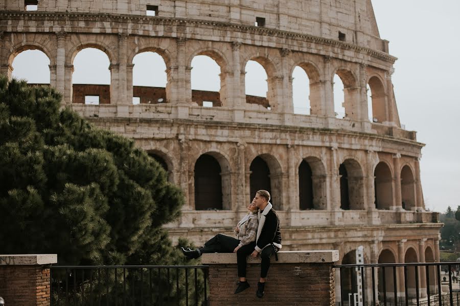 Fotografo di matrimoni Yuliya Kundera (julikundera). Foto del 10 aprile 2020