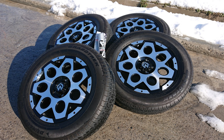 エクストレイルのマッドヴァンス03・ハイブロック バレックス・シュワラスター ホイールコーティング・夏タイヤ&ホイール 保管に関するカスタム事例の投稿画像2枚目