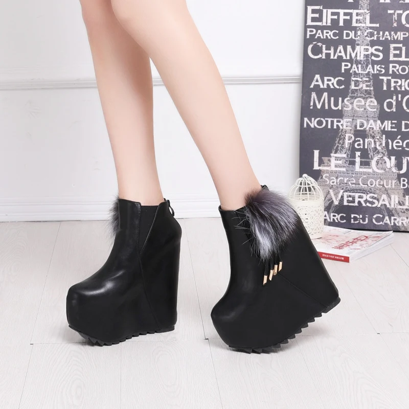 Title 5, Solid color inside booties for women, providing...