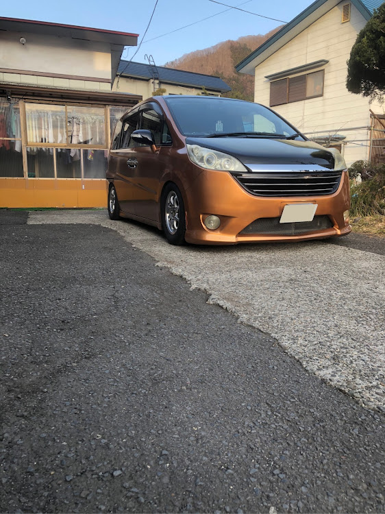 ステップワゴンのDIY・足周り交換・ラスト1年よろしくに関するカスタム事例の投稿画像4枚目