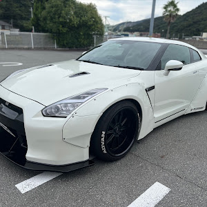 NISSAN GT-R R35