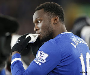 Lukaku en Mirallas gaan onderuit op het veld van Manchester United