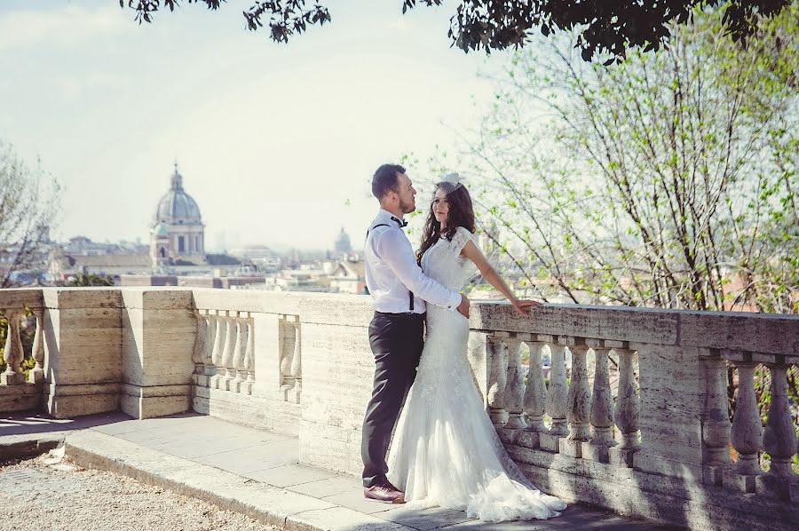 Fotografo di matrimoni Olga Angelucci (olgangelucci). Foto del 8 gennaio 2020