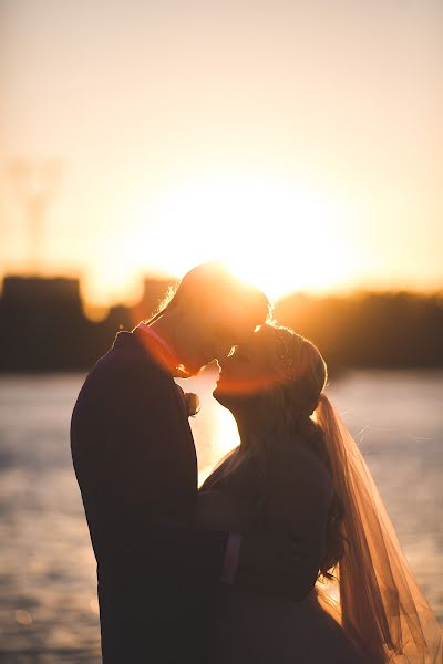 Fotografo di matrimoni Evgeniya Batysheva (b-bee). Foto del 10 novembre 2016