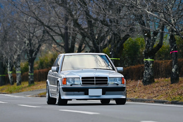 190シリーズのMercedes-Benz・w201・メルセデス・ベンツ・190シリーズ・190Eに関するカスタム事例の投稿画像1枚目