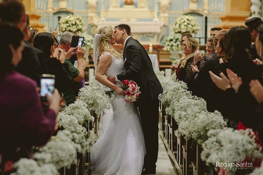 Fotografo di matrimoni Rodrigo Santos (rodrigosantos). Foto del 11 maggio 2020