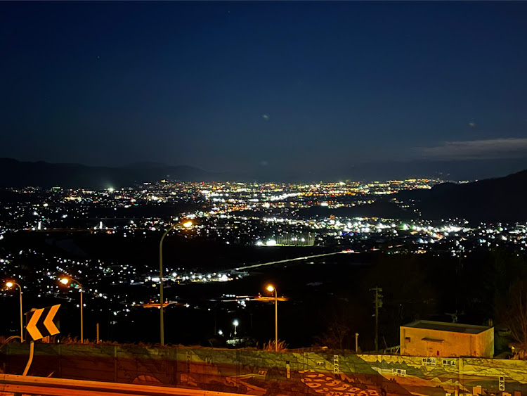 ワゴンRスティングレーのふらふらからの串カツ❤️・夜景綺麗🏙・まさかの！Σ(ﾟдﾟなぬｯ!?!?!?・やぱ大っきいのはいい🤭🤭・今日のくろさん🐈‍⬛🐾に関するカスタム事例の投稿画像6枚目