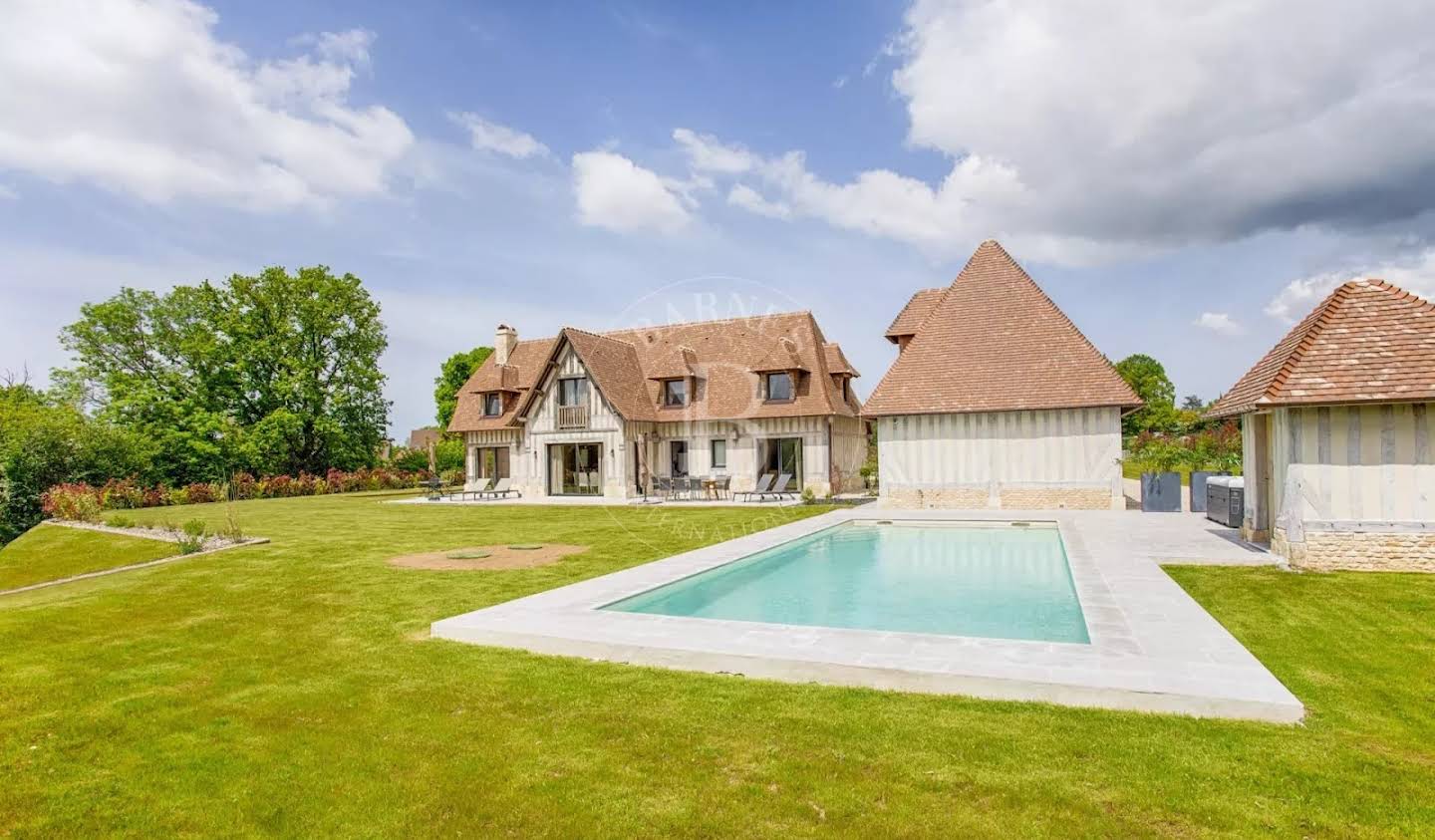 House with pool Deauville