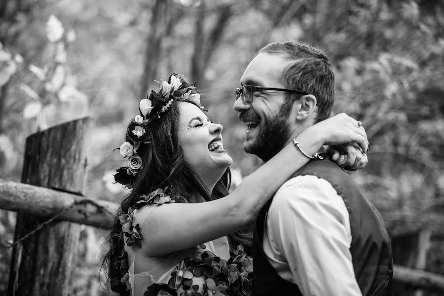 Fotógrafo de casamento Gina Stef (mirrorism). Foto de 30 de março 2018