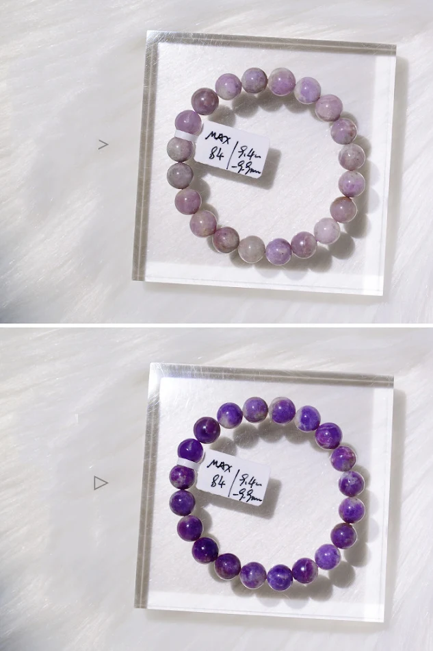 Bracelet en sodalite naturelle qui devient violet à la lumière du soleil. Appréciez sa beauté unique et ressentez ses bienfaits.