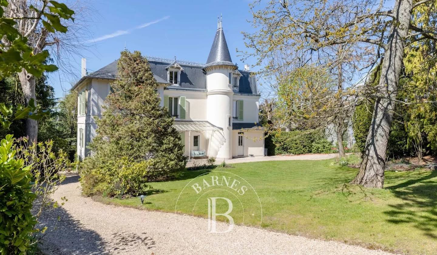 House with terrace La Celle-Saint-Cloud