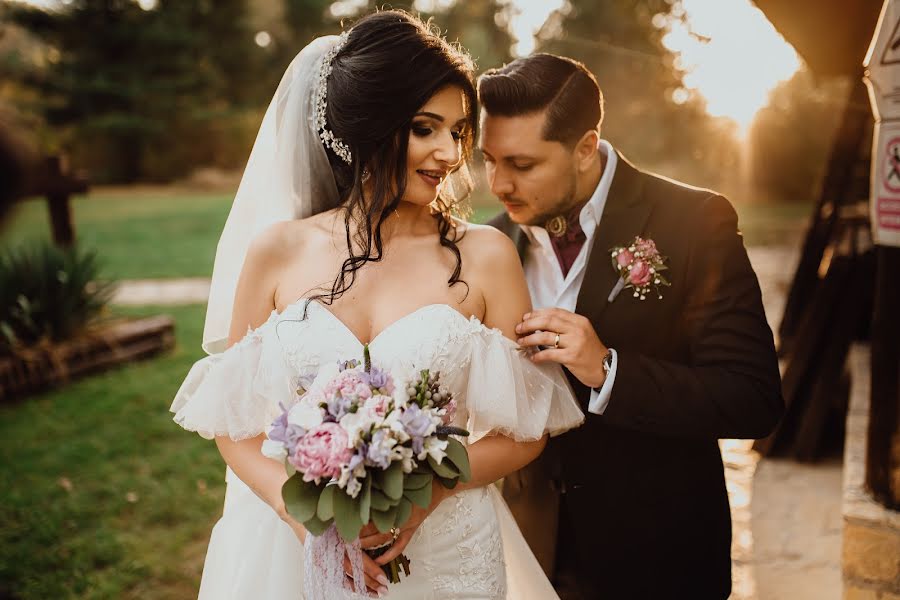 Fotografo di matrimoni Florin Moldovan (florinmoldovan). Foto del 18 ottobre 2019