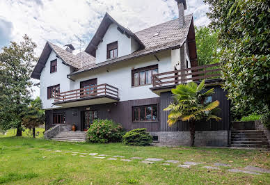 Villa with garden and terrace 1