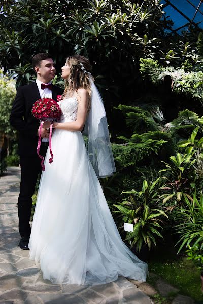 Fotógrafo de casamento Viktoriya Batalina (batalinavk1996). Foto de 8 de janeiro 2019