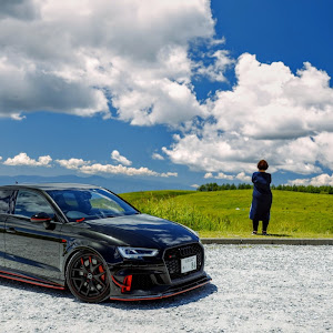 RS3 セダン