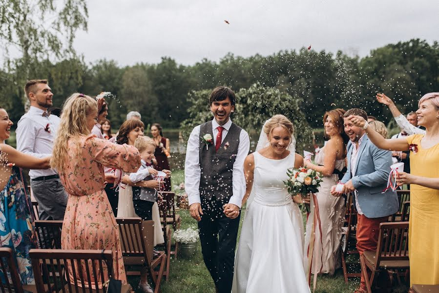 Fotógrafo de casamento Varvara Shevchuk (vvvarka). Foto de 12 de março 2019