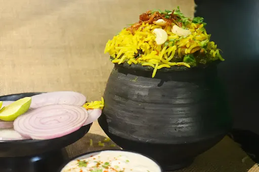 Veg Hyderabadi Dum Biryani