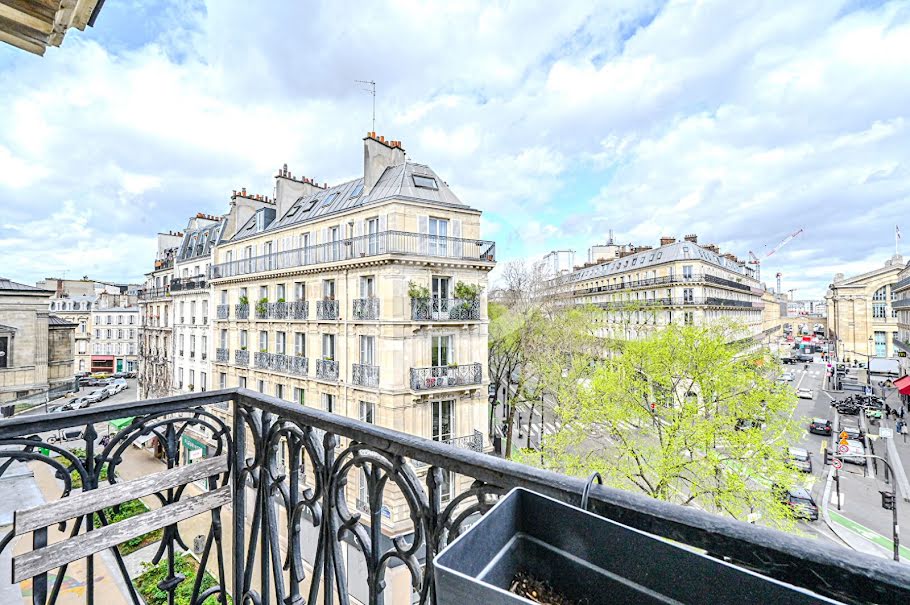 Vente appartement 5 pièces 105.6 m² à Paris 10ème (75010), 844 880 €