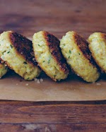 Little Quinoa Patties was pinched from <a href="http://www.wholeliving.com/132167/little-quinoa-patties" target="_blank">www.wholeliving.com.</a>