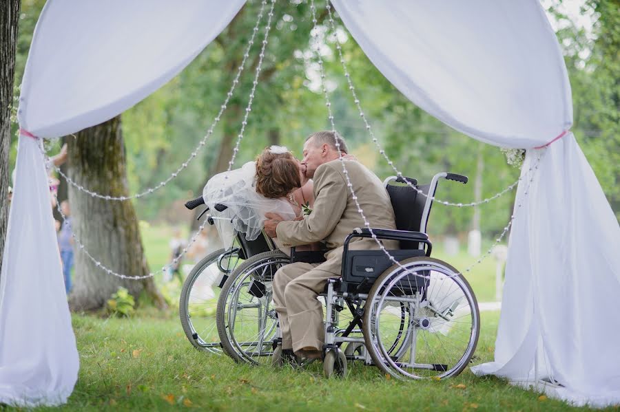 Wedding photographer Lidiya Zaychikova-Smirnova (lidismirnova). Photo of 9 September 2014